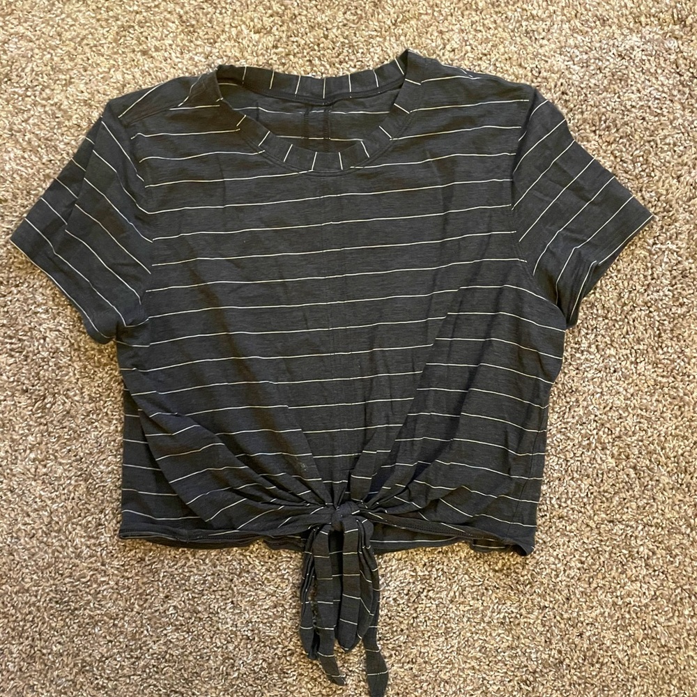 Lulu lemon crop shirt